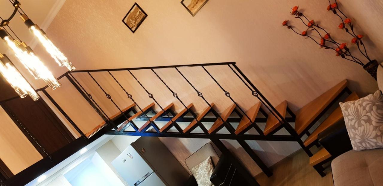 Bright And Cozy Apartment On Aghmashenebeli Avenue Тбилиси Экстерьер фото