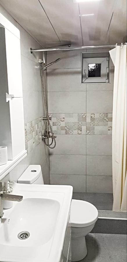 Bright And Cozy Apartment On Aghmashenebeli Avenue Тбилиси Экстерьер фото