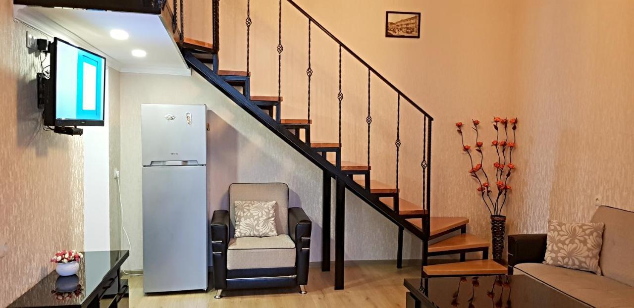 Bright And Cozy Apartment On Aghmashenebeli Avenue Тбилиси Экстерьер фото